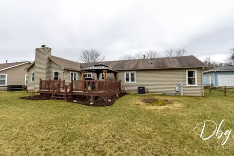 Exterior - 281 E Old Mill Trl, Antioch, IL 60002 photo 6 of 7