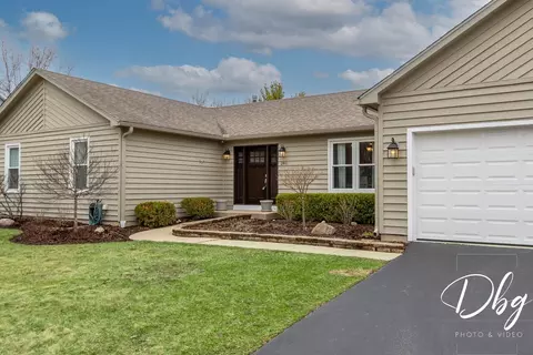 Exterior - 281 E Old Mill Trl, Antioch, IL 60002 photo 1 of 7