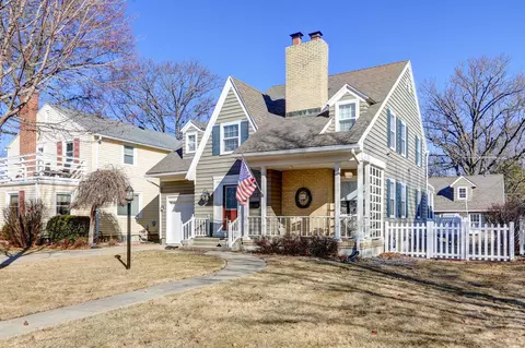 308 W 15th St, Sterling, IL 61081
