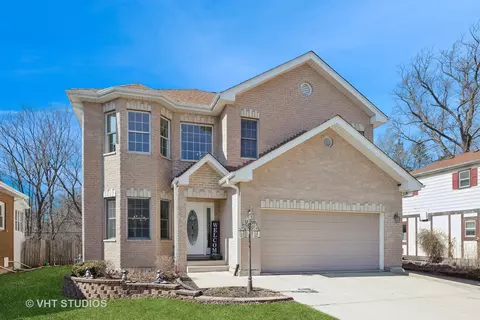 68 N Elizabeth St, Lombard, IL 60148