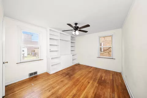 Bedroom - 10101 S Artesian Ave, Chicago, IL 60655 photo 2 of 4