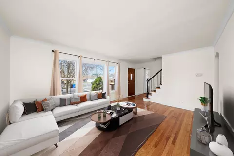 Living - 10101 S Artesian Ave, Chicago, IL 60655 photo 1 of 5