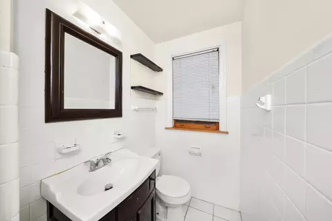 Bath - 10101 S Artesian Ave, Chicago, IL 60655 photo 3 of 3