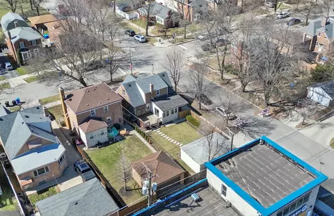 View/Area - 10101 S Artesian Ave, Chicago, IL 60655 photo 1 of 5