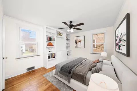 Bedroom - 10101 S Artesian Ave, Chicago, IL 60655 photo 1 of 4