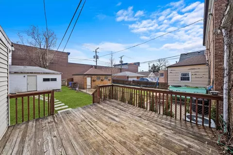 Exterior - 10101 S Artesian Ave, Chicago, IL 60655 photo 3 of 7