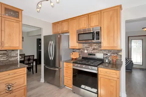 Kitchen - 824 Maple Ln, Peotone, IL 60468 photo 2 of 4