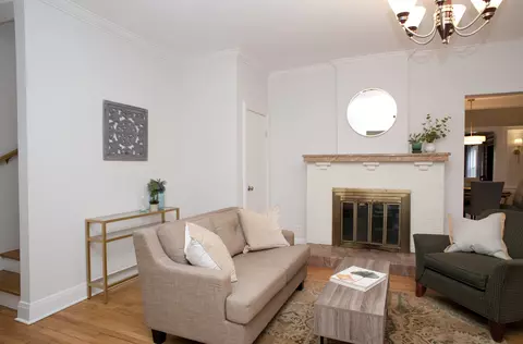 Living - 551 William St, River Forest, IL 60305 photo 2 of 5