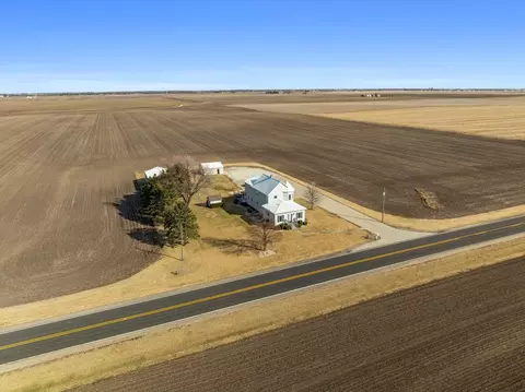 21619 N 1700 East Rd, Hudson, IL 61748