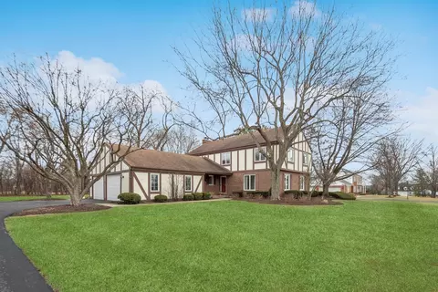 893 Chimney Rock, Inverness, IL 60067