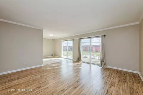 1845 Pierce Rd, Hoffman Estates, IL 60169 photo 3