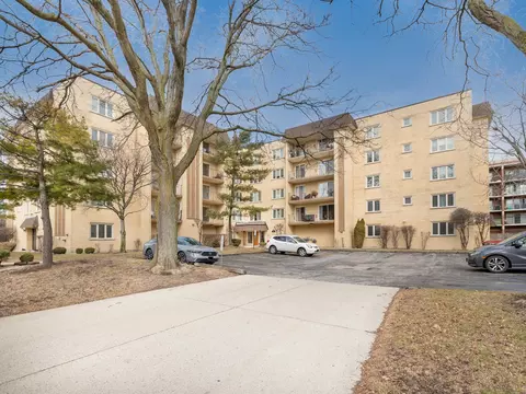 6460 W Belle Plaine Ave #304, Chicago, IL 60634