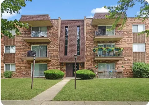 12801 Carriage Ln #102, Crestwood, IL 60418