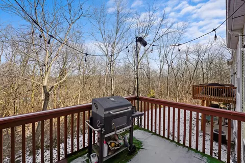 Exterior - 14 Grandview Ct, Algonquin, IL 60102 photo 2 of 8