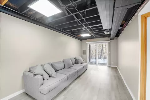 Living - 14 Grandview Ct, Algonquin, IL 60102 photo 4 of 4