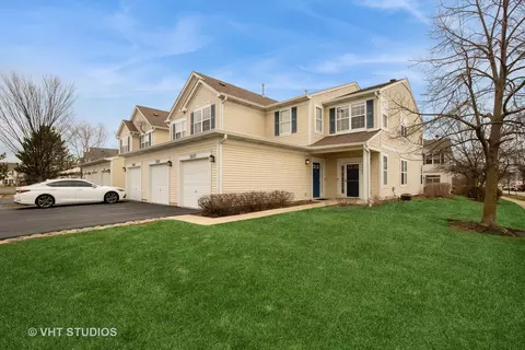 3087 Falling Waters Ln #3087, Lindenhurst, IL 60046