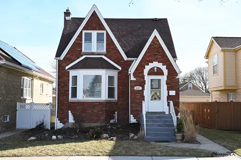 6947 W Oakdale Ave, Chicago, IL 60634