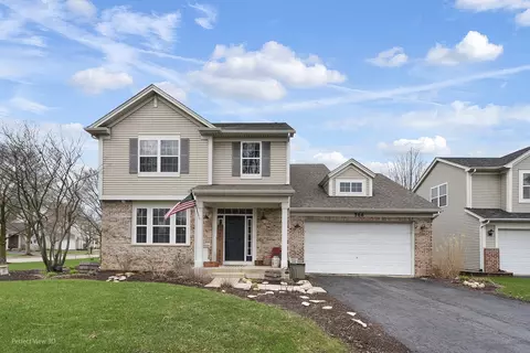 566 Cardinal Ave, Oswego, IL 60543