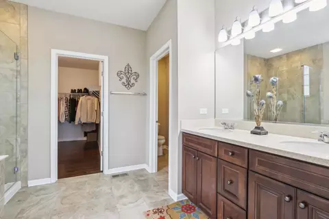 5788 Chatham Dr, Hoffman Estates, IL 60192 photo 13