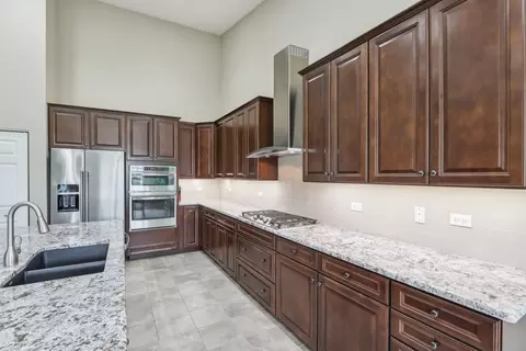 5788 Chatham Dr, Hoffman Estates, IL 60192 photo 6