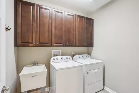 5788 Chatham Dr, Hoffman Estates, IL 60192 photo 17