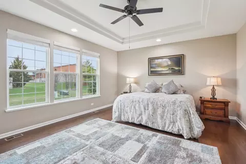 5788 Chatham Dr, Hoffman Estates, IL 60192 photo 10