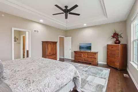 5788 Chatham Dr, Hoffman Estates, IL 60192 photo 11
