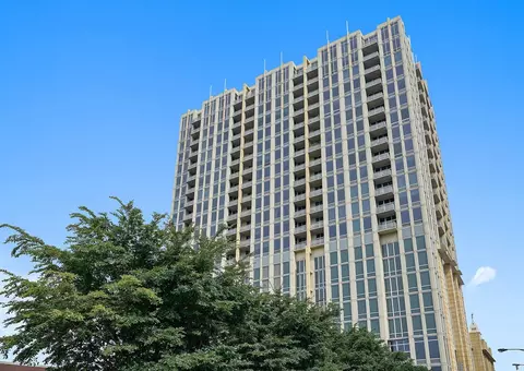700 N Larrabee St #1710, Chicago, IL 60654