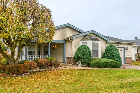 1 Surrey Ct, Grayslake, IL 60030