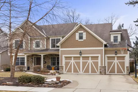 651 S Loomis St, Naperville, IL 60540