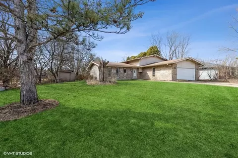 407 Greenfield Rd, Shorewood, IL 60404