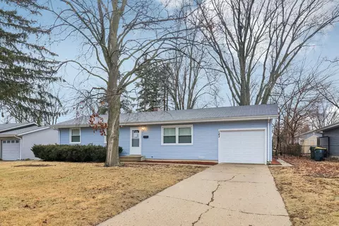 143 Thunderbird Trl, Carol Stream, IL 60188