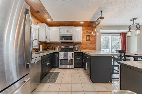 Kitchen - 35 Pendleton Way, Bloomington, IL 61704 photo 2 of 4
