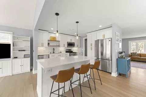 Kitchen - 1120 E Lowden Ave, Wheaton, IL 60189 photo 3 of 3