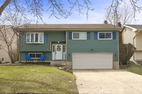 1120 E Lowden Ave, Wheaton, IL 60189