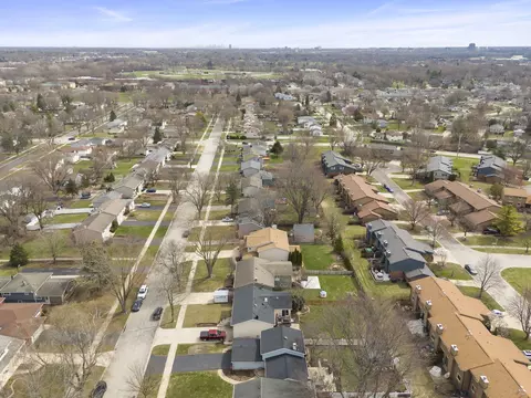 View/Area - 1120 E Lowden Ave, Wheaton, IL 60189 photo 8 of 13