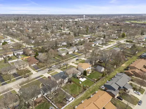 View/Area - 1120 E Lowden Ave, Wheaton, IL 60189 photo 9 of 13