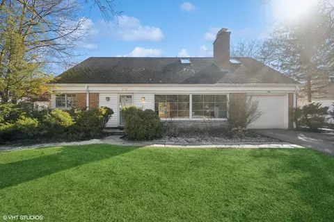 3121 Illinois Rd, Wilmette, IL 60091