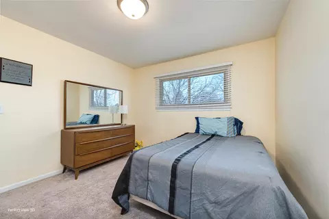 1611 Blackhawk Trl, Wheeling, IL 60090 photo 12