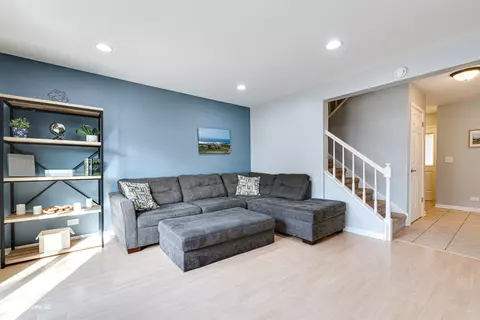 1611 Blackhawk Trl, Wheeling, IL 60090 photo 5