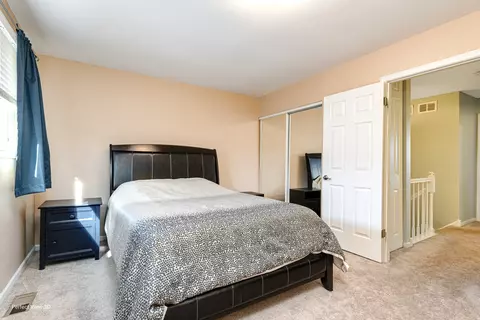 1611 Blackhawk Trl, Wheeling, IL 60090 photo 11