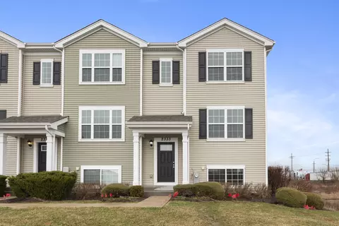 2333 Upland Rd, Pingree Grove, IL 60140