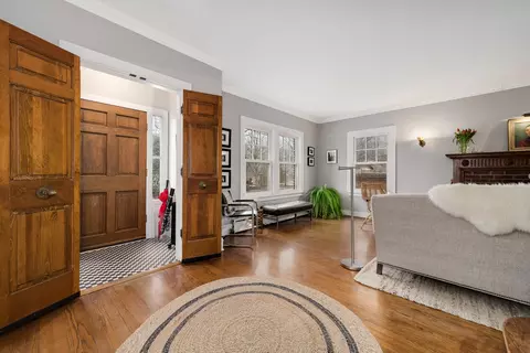 Entry Way - 2235 Bennett Ave, Evanston, IL 60201 photo 2 of 7