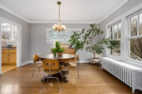 Dining - 2235 Bennett Ave, Evanston, IL 60201 photo 2 of 3
