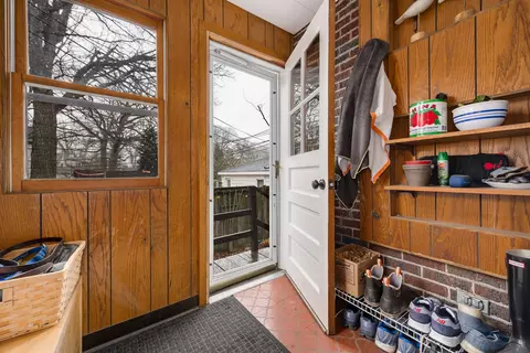 Entry Way - 2235 Bennett Ave, Evanston, IL 60201 photo 4 of 7
