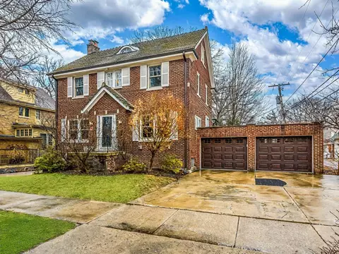 Exterior - 2235 Bennett Ave, Evanston, IL 60201 photo 2 of 3