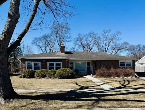 112 N Louis St, Mount Prospect, IL 60056