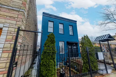 3266 S Bell Ave, Chicago, IL 60608