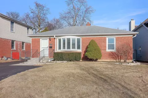 4541 Sterling Rd, Downers Grove, IL 60515