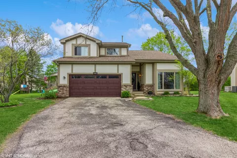 420 Churchill Ct, Batavia, IL 60510
